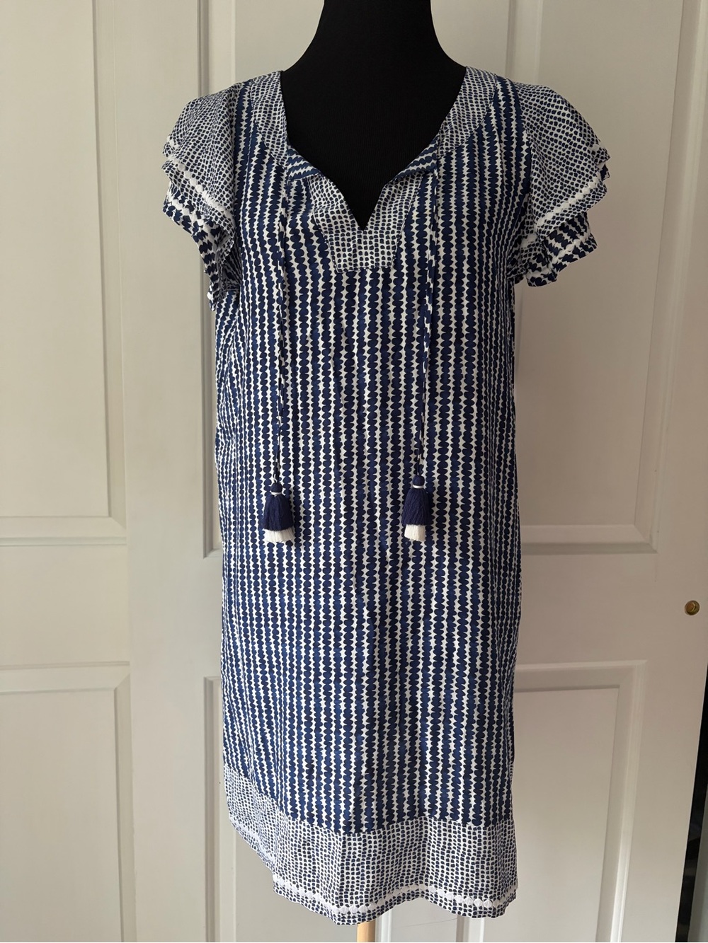 Vineyard Vines Navy and White Patterned Shift Small